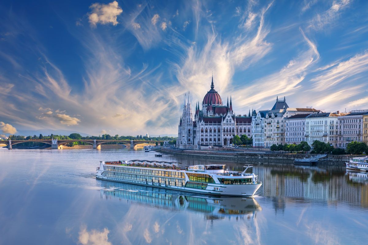 River cruise